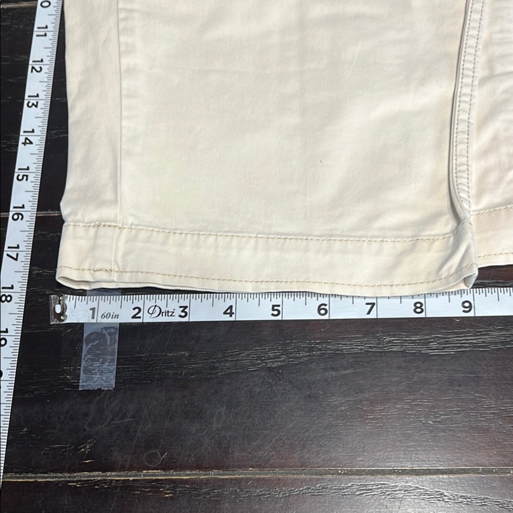 French Cuff Women's Cream Bermudas - Picture 3 of 7